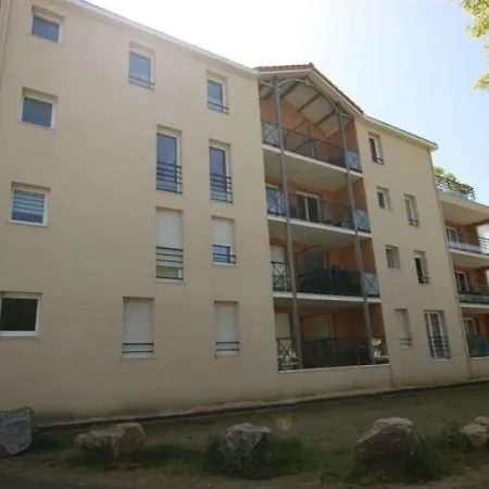 Joli Moderne سانت-بريفين-لي-بان